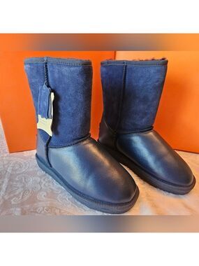 Auabp Women's Australian Sheepskin Winter Boots in Navy Blue, New In Box, Size 5
